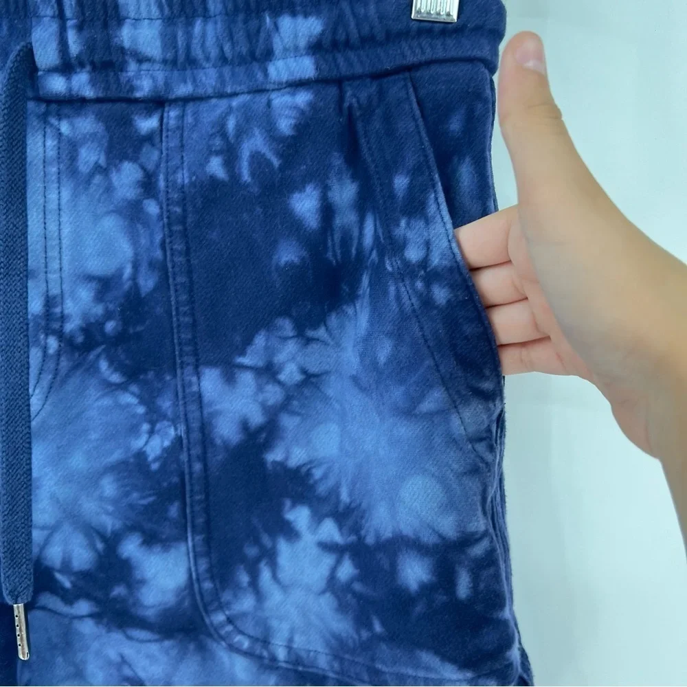 Athleta Farallon Blue Tie Dye Shorts Size S Drawstring Run Around Lounge - Picture 3 of 9